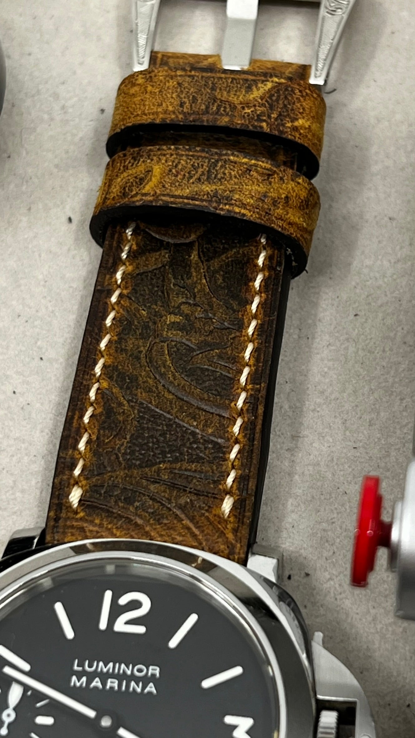 Leather Watch Straps in 24mm, best Watch bands and strap in United State, Handmade Leather Watch band watch, wristwatch Band, Apple Watch Band, Engraving Watch Straps and Watch Buckle, Panerai Watch Band, Bell and Ross Watch Straps in 22mm
