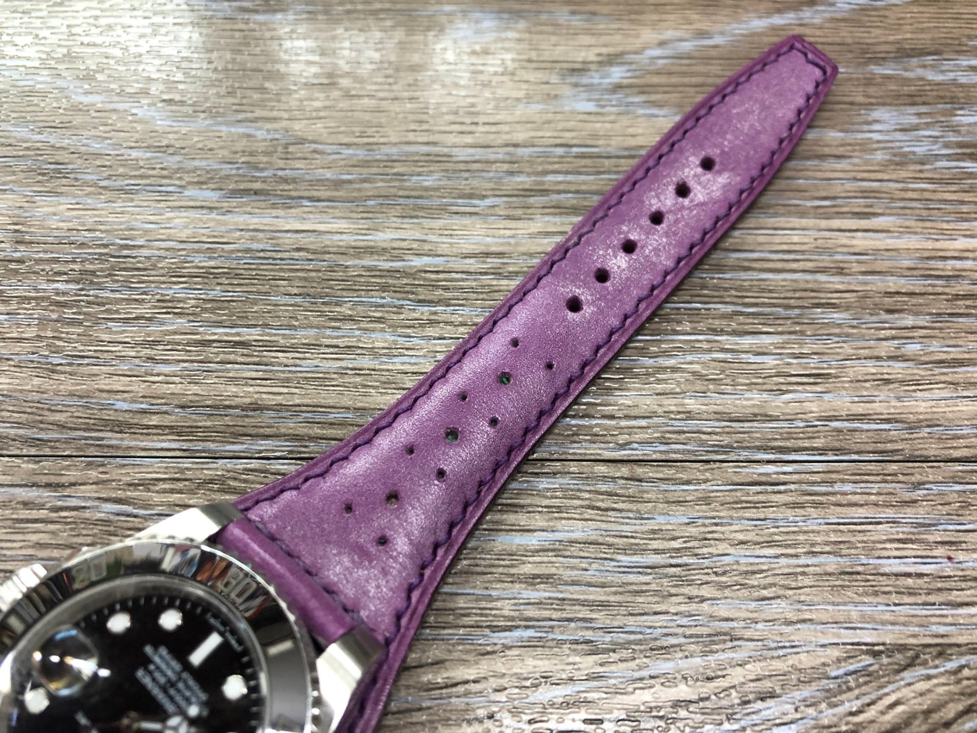 20mm Leather Watch Straps in Vintage Purple Leather with 6 circular hole to punch on the straps, Leather Watch bands is in full bund leather style, one piece watch straps
